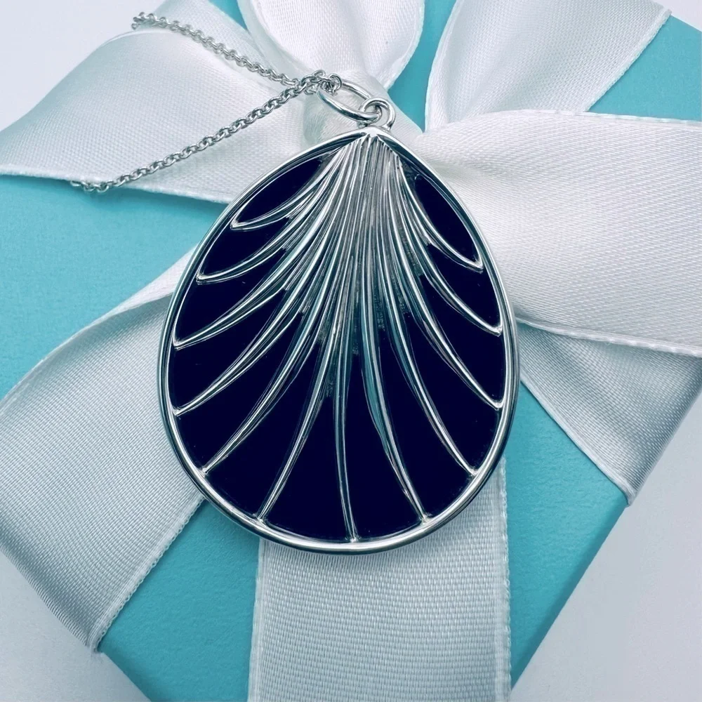 Tiffany & Co. 30” Onyx Villa Paloma Pendant Necklace with Packaging